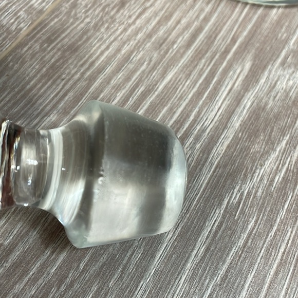 Vintage Glass Wine Liqueur Decanter with Stopper Etched Flowers - Picture 15 of 16